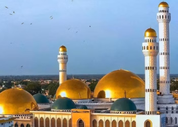 Tivaouane : une centrale solaire de 10 MW pour l’autonomie énergétique de la grande mosquée